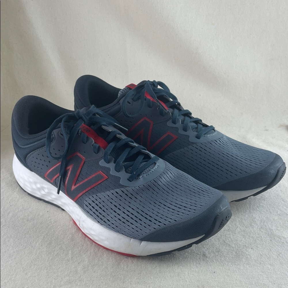 New Balance Men's Athletic Shoes in Gray and Red Size 11.5